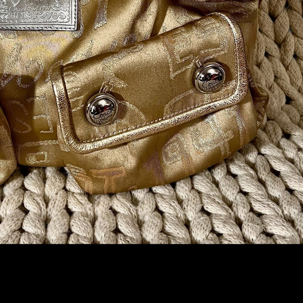 COACH Poppy Storypatch Sig/Gold/Metallic Bag - Picture 2 of 6